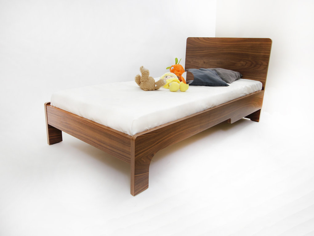 FAIRY TALE toddler bed (walnut)